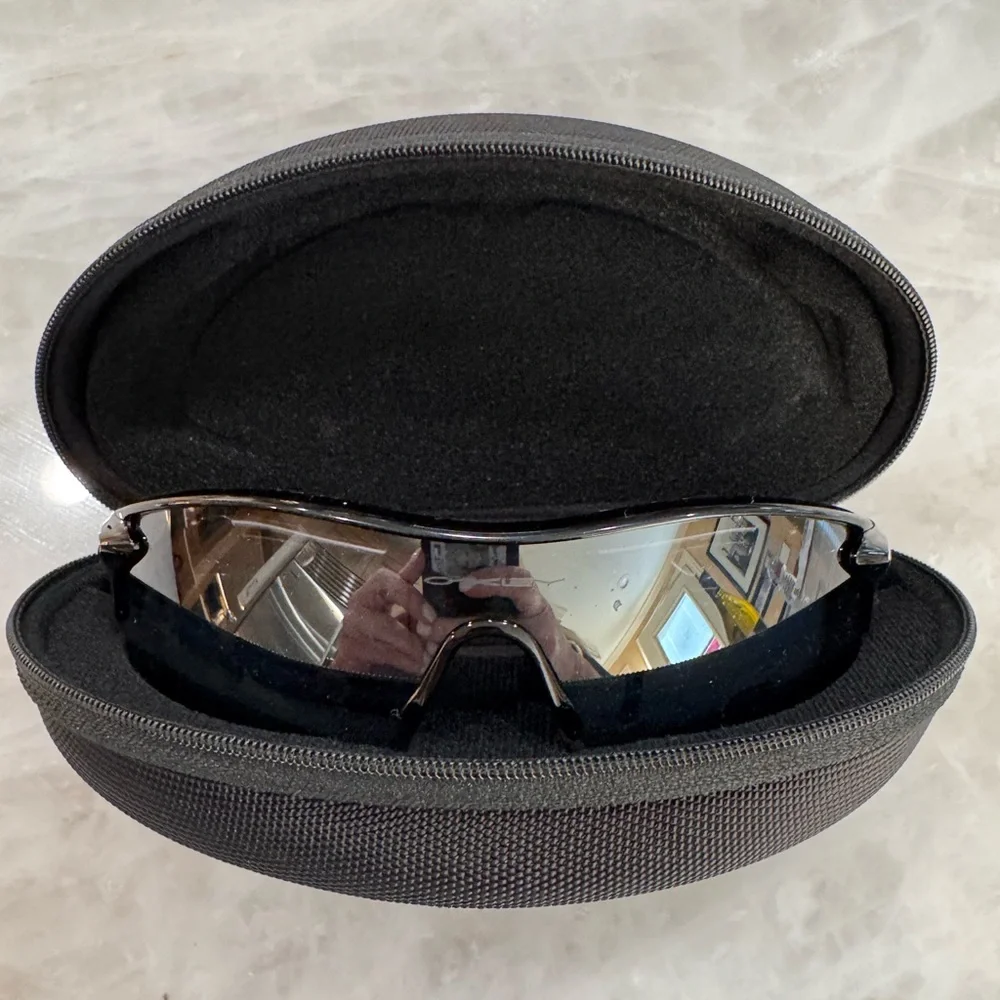 Oakley Black and Silver VR Ski Goggles